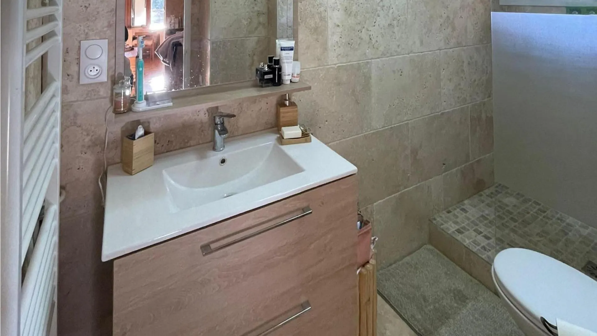 Nice Apartment In Uvernet-Fours With Wifi